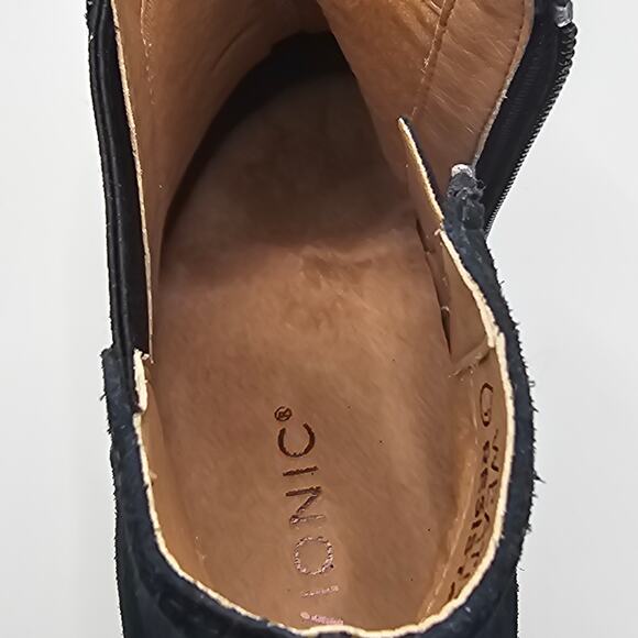 Vionic Black Suede Paloma Wedge Bootie Ankle Boots Women's Size 9 - Picture 10 of 10